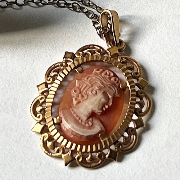 1930’s 14k Gold plated Frame and  carved shell Cameo - Picture 6 of 6